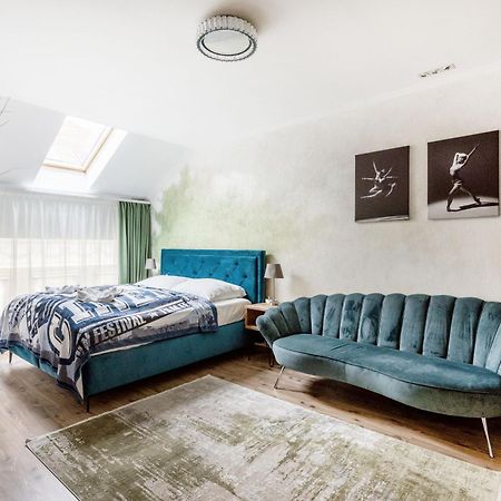 Backstage Loft Apartment Budapest Bagian luar foto