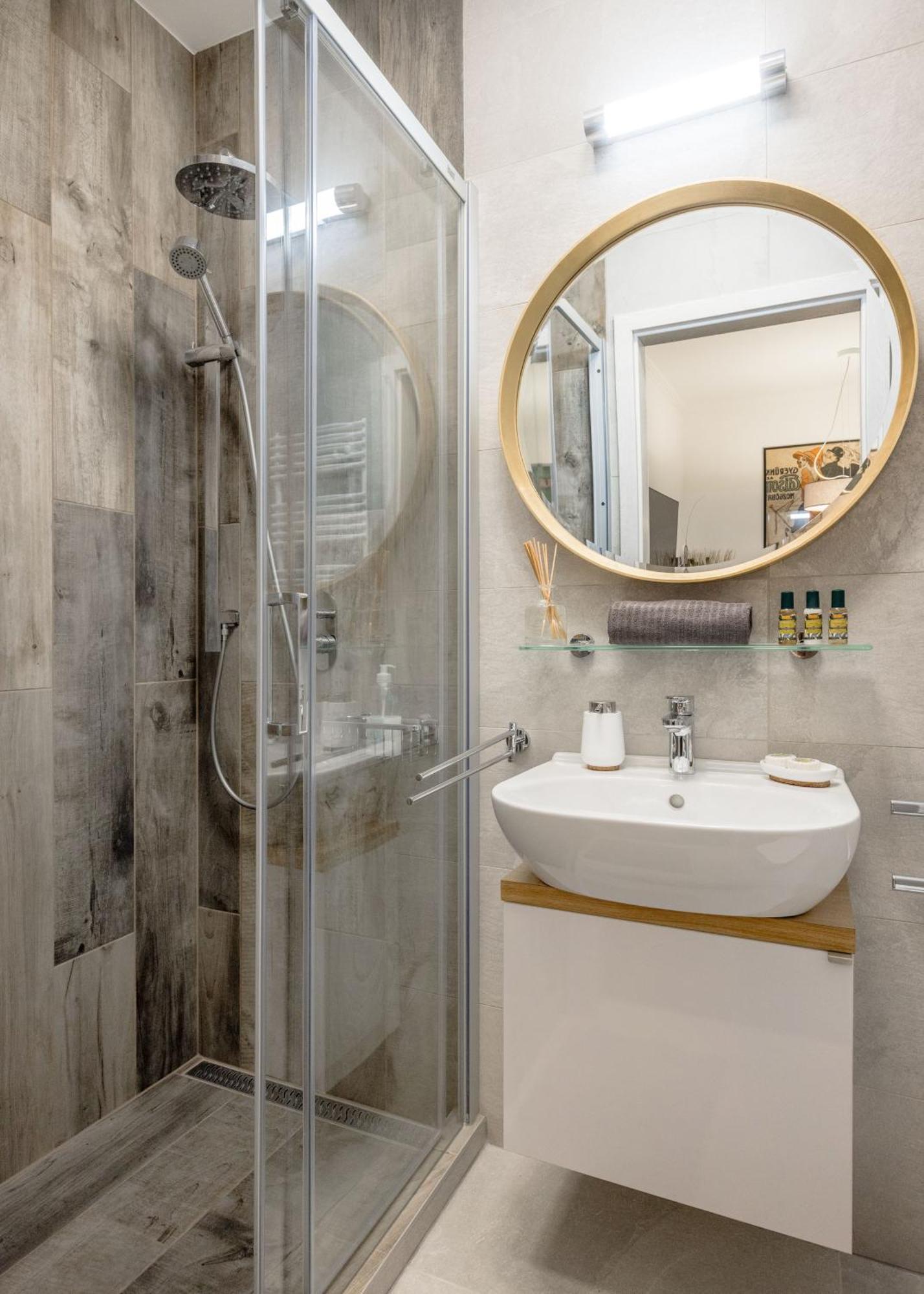 Backstage Loft Apartment Budapest Bagian luar foto