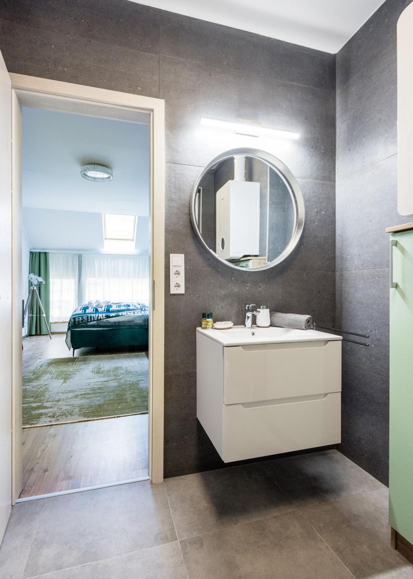 Backstage Loft Apartment Budapest Bagian luar foto