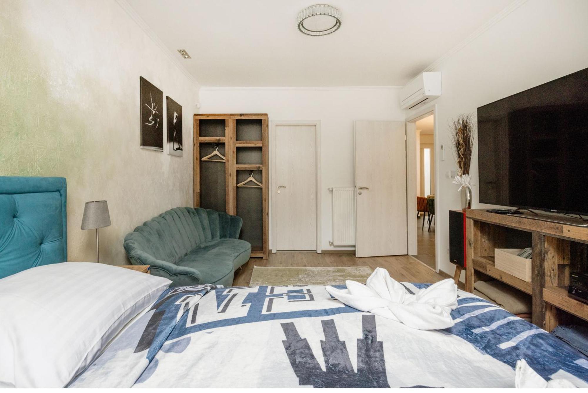 Backstage Loft Apartment Budapest Bagian luar foto