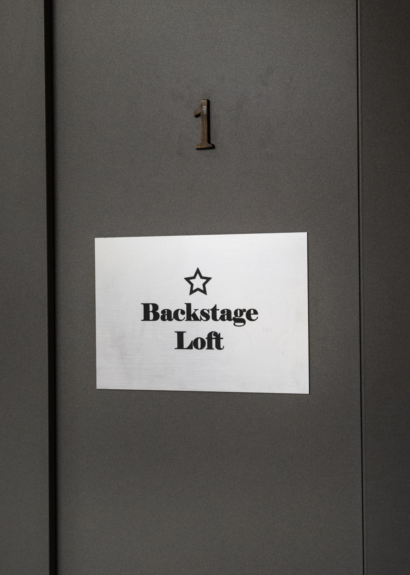 Backstage Loft Apartment Budapest Bagian luar foto