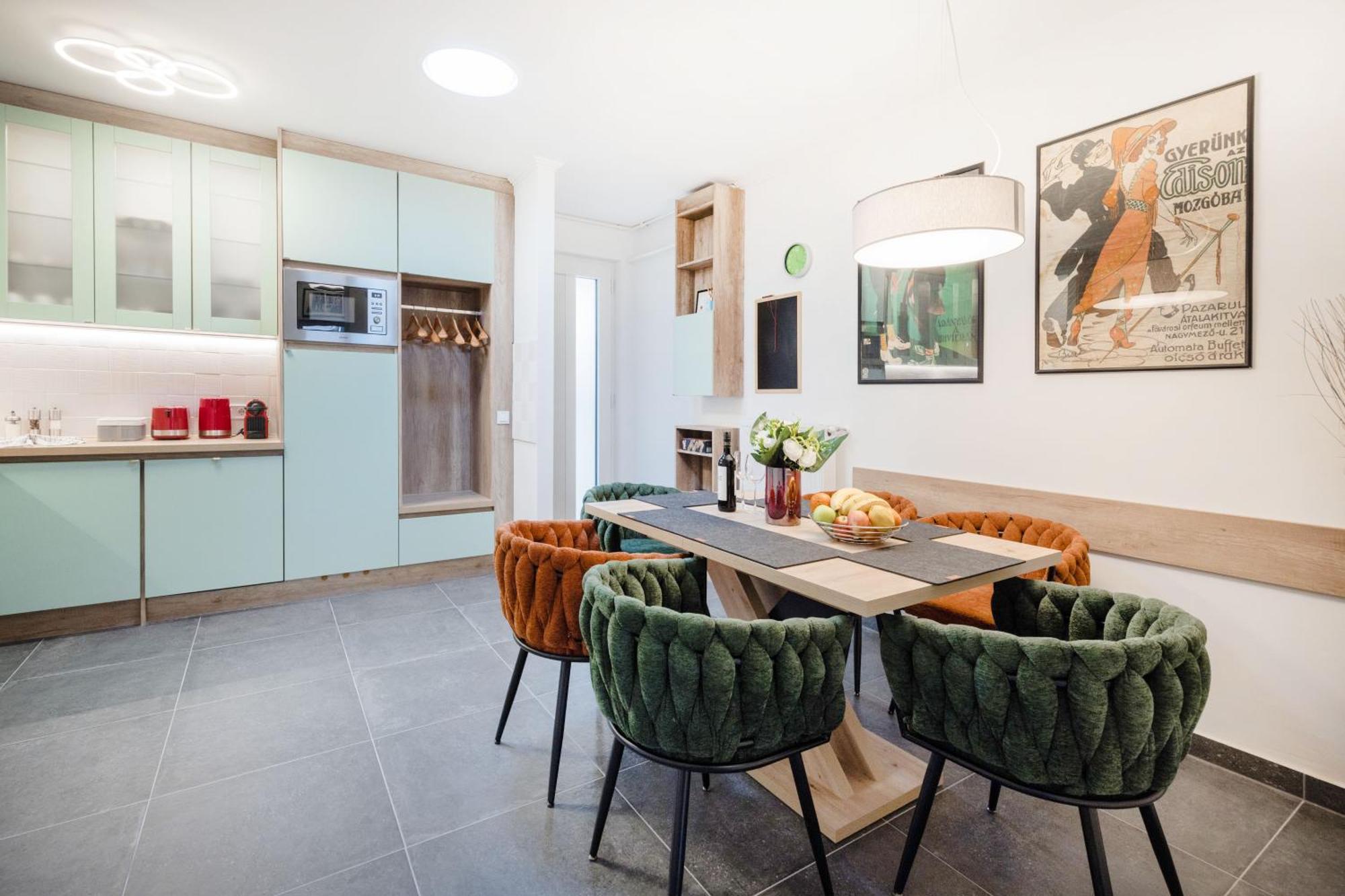 Backstage Loft Apartment Budapest Bagian luar foto