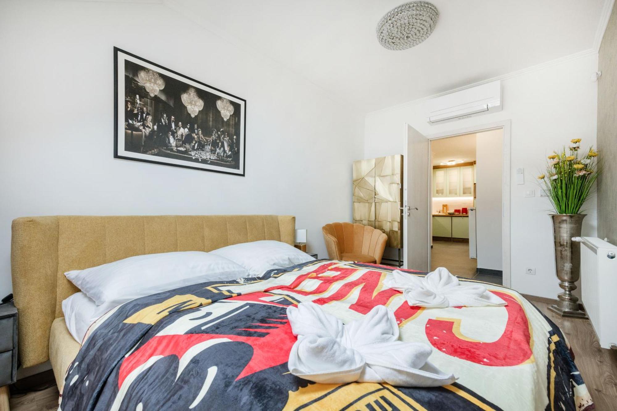 Backstage Loft Apartment Budapest Bagian luar foto